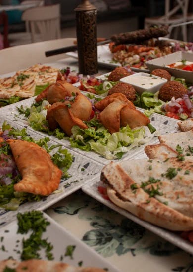 vista de varios platos libaneses